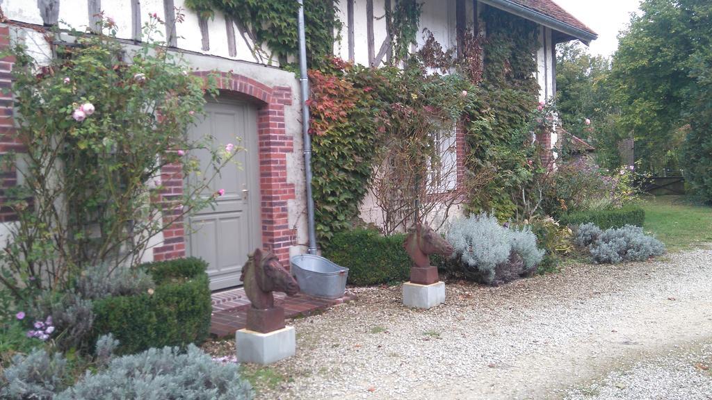 Bed and Breakfast Domaine De La Creuse Moussey  Екстер'єр фото