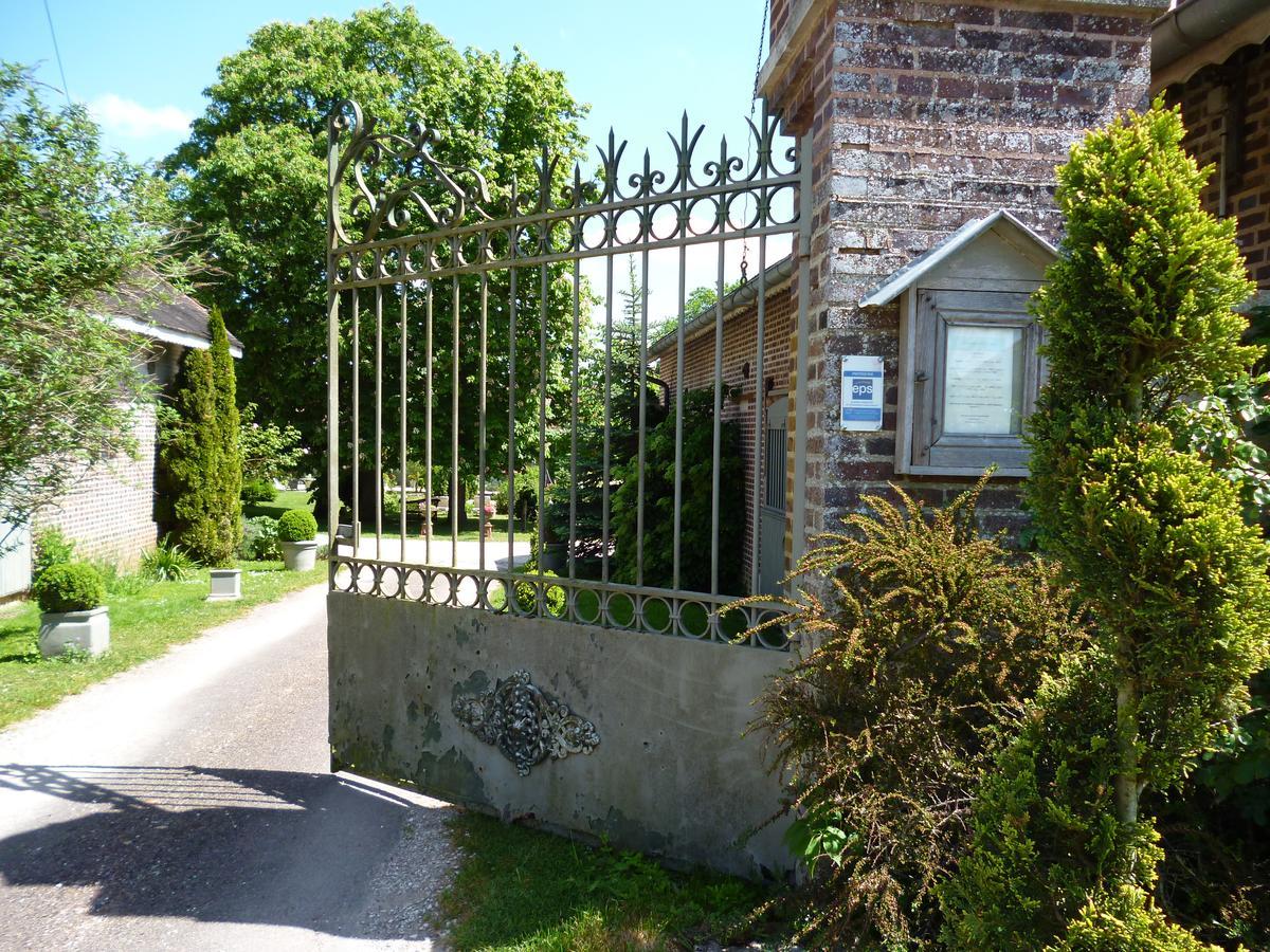 Bed and Breakfast Domaine De La Creuse Moussey  Екстер'єр фото